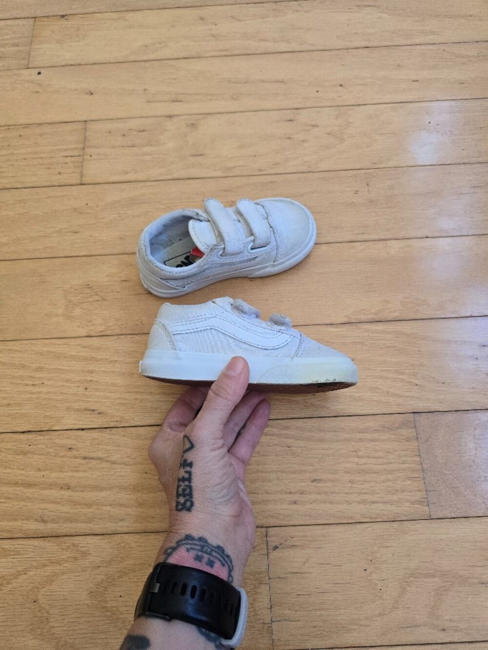 Vans | Old Skool V White Monochrome Hook and Loop Low Top Sneakers | Toddler 6.5